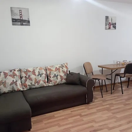 Apartment Pitters Two *
