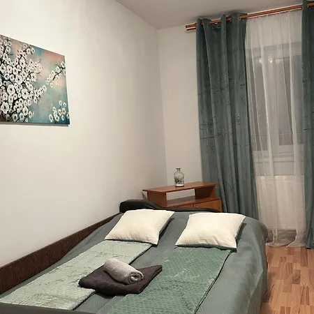 Apartment Pitters Two *